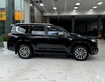 2 Bán Toyota Land Cruiser LC300 màu đen, Nội thất kem, sản xuất 2024.