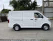 3 Xe Van đi trong phố Thaco TF420 chở 2 người