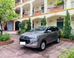 1 Gia đình tôi cần bán chiếc xe ô tô Toyota Innova 2.0E màu xám vàng 2020