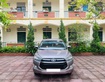 Gia đình tôi cần bán chiếc xe ô tô Toyota Innova 2.0E màu xám vàng 2020