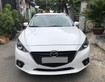 8 Mình Bán Mazda 3 tự động 2017 màu trắng bản full rất ít đi.