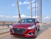 1 Hyundai Accent tự động - màu đỏ 2020