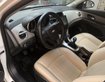 4 Cần bán xe Chevrolet Cruze 2017 LT, số sàn, màu trắng