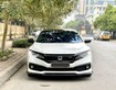 2 Nhà cần bán Honda Civic Rs 2019 bản Full option màu trắng ngọc trinh.