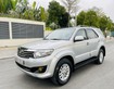 3 Cần bán Fortuner máy xăng 2 cầu 2013