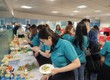 Tổ chức tiệc buffet, thức ăn tự phục vụ tại bàn 