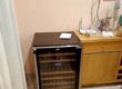 Tủ mát rượu kf wc01 bảo quản rượu ngon 