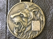 Medal đầu hổ, chất liệu đồng vàng, kích thước đk 3,8 cm. Giá cho ae sưu tầm: 200...