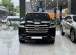 Bán Toyota Land Cruiser LC300 màu đen, Nội thất kem, sản xuất 2024. 