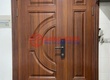 Cửa thép mẹ bồng con 