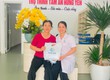Ba mẹ bạn có hay than phiền ù tai hay nghe không rõ không 