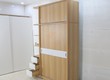 Tủ Áo Lùa Kịch Trần Gỗ MDF Màu Vàng Phối Trắng 