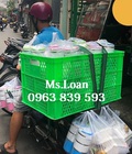 Sóng nhựa shipper giao hàng xe máy, sóng nhựa chở hàng, rổ nhựa công nghiệp. 