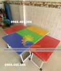 Bàn bán nguyệt mầm non, ghế nhựa tay vịn mầm non nhập khẩu 