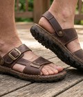 Sandal Rọ Nam Có Thật Sự Khiến Người Mang Trông Già Sandal Rọ Nam Có Thật Sự Khiến Người Mang Trông Già