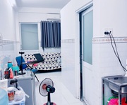 2 Bán căn hộ dv mặt tiền hoàng diệu  cách quấn 1, 2 đúng 70 m  dt 210 m đúc 5 tấm thu nhập 40 triêu