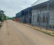 Lô đất có nhà mặt tiền rộng dọn vào ở ngay gần thị trấn trảng bom . tặng nhà kho để xe riêng