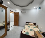 4 Cần cho thuê phòng trong căn hộ 2pn tại chung cư green building