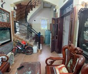 Cần bán gấp nhà phố ngọc lâm dt 30m x4 tầng, ô tô, ở ngay, giá 2 tỷ.