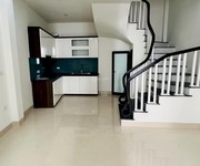 Bán nhà 4 tầng ngõ phố Việt Hưng - View hồ tự nhiên - Ngõ thông - Có SĐ - LH: 0913 296 825.