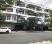 4 Cho thuê căn hộ 1 hầm 1 trệt 3 lầu tại Lakeview