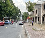 1 Bán 16 Lô Biệt Thự Bán Đảo Linh Đàm. Gía 160tr/m2. 0966 824 789.