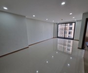 4 Tôi cần bán căn 2n hướng đông nam tại tòa dv01 rosetown ngọc hồi. giá 2,6x tỷ x mini