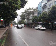 Bán gấp nhà mặt phố Quan Hoa Nguyễn Khánh Toàn Hoàng Quốc Việt Cầu Giấy dt 220 m2 giá 98 tỷ