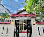 Ngộp - bán villa quận 2 120m2 7m x17m- sân ô tô sốc giá 8,2 tỷ.