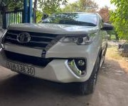 1 Cần bán xe toyota fortuner 2019  bình dương