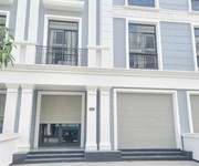 Cần bán nhà phố trong khu đô thị vinhome grandpark quận 9 . nhà 5 tầng giá 13,5 tỷ