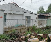 1 Mua đất tặng nhà,3phong trọ đã xuống cấp,3 wc  vật liệu xây dựng. nhà còn mới cách khu công nghiệp