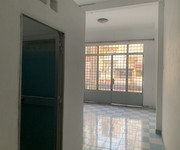 Cho thuê mặt tiền lạc long quân, đối diện chợ vải