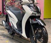Cần bán SH Việt 150 ABS 2018 màu trắng cực chất lượng.