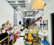 995 Xe gia đình còn mới đến 99%
