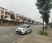 1875 Xe gia đình còn mới đến 99%