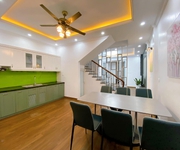 2373 Xe gia đình còn mới đến 99%