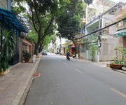 4303 Xe gia đình còn mới đến 99%