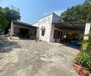 2 Chính chủ cần bán đất đã có sẵn nhà tổng dt 297m2 có tách riêng cho khách cần
