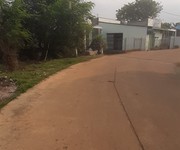 Định cư nước ngoài nên cần bán miếng đất mặt tiền đường liên ấp