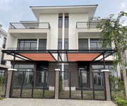 1 Cần bán gấp Nhà Phố giáp Cầu Lớn Hóc Môn