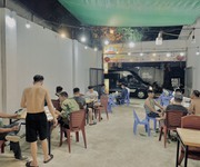 Sang nhượng 50 cổ phần quán bia hơi