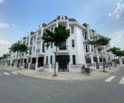 Chính chủ bán nhà liền kề ngay mặt tiền đường Tân Phước Khánh 32, đầy đủ tiện nghi, sổ hồng chính ch