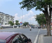 Nhà mt đường liên phường ngang 6m siêu rẻ, giá bằng 1/3 the global city.