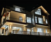 Bán biệt thự đà lạt, 260m2 - 13 tỷ, trịnh hoài đức phường 11, sổ riêng, có hồ cá, gara oto