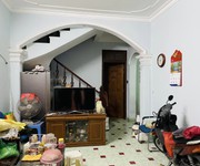 Bán nhà vũ ngọc phan đống đa 60m 4 tầng 4 ngủ ngõ nông gần ô tô ở ngay nhỉnh 5 tỷ lh 0975124520