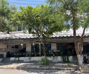 4 Cần cho thuê mặt bằng 2 mặt tiền đang kinh doanh cafe