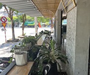 3 Cần cho thuê mặt bằng 2 mặt tiền đang kinh doanh cafe