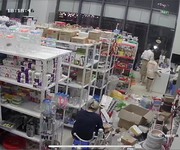 2 Sang nhượng cửa hàng đồ gia dụng, bách hoá phẩm