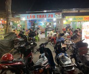 1 Do không có người phụ làm, nên đứa nhờ sang quán và mặt bằng